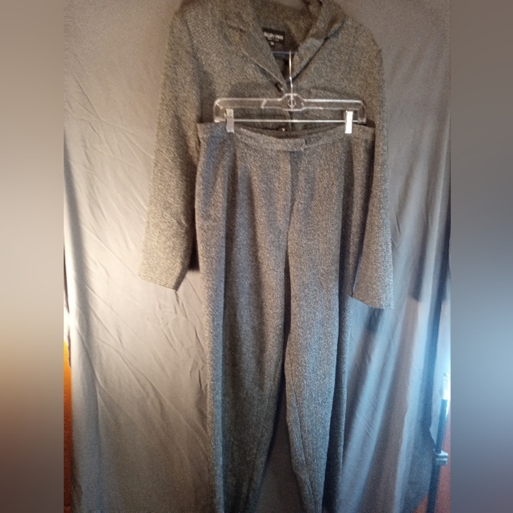 Ellen Figg Gray Women's Plus Size Blazer And High waisted Pant Suit